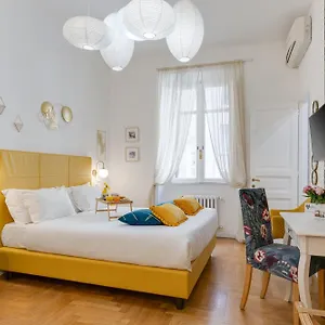 https://maison-vantaggio.it-romehotels.com